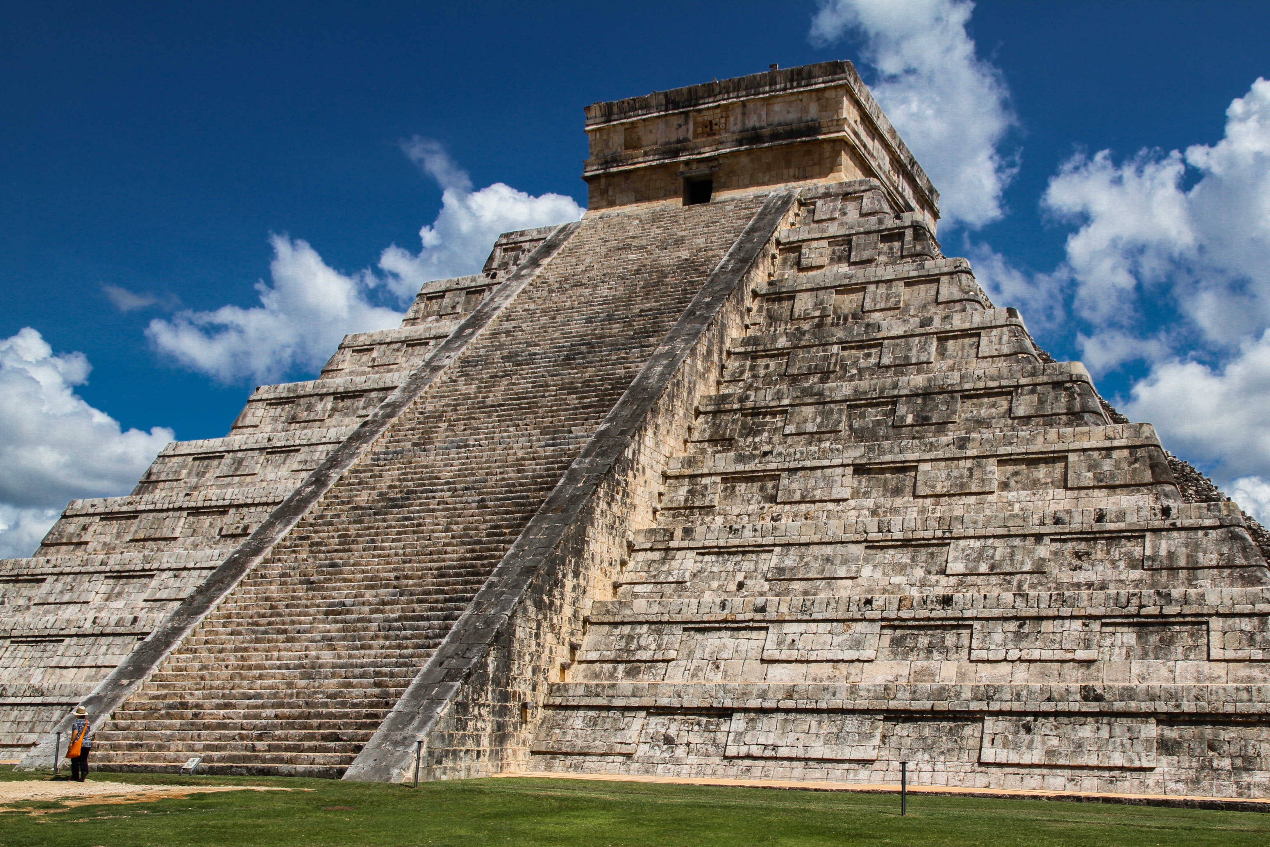 pyramid 1093924